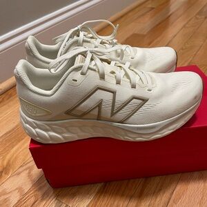 New Balance Women's Cream 680 sneakers